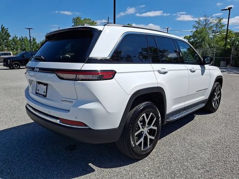 Used 2025 Jeep Grand Cherokee Limited AWD/4WD image 10