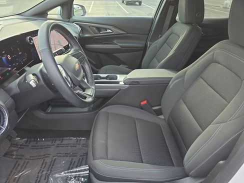 Certified 2025 Chevrolet Equinox EV LT w/ Comfort Package AWD/4WD image 12