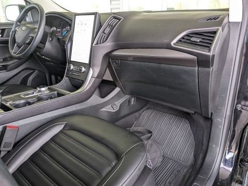 Used 2024 Ford Edge SEL w/ Convenience Package AWD/4WD image 3