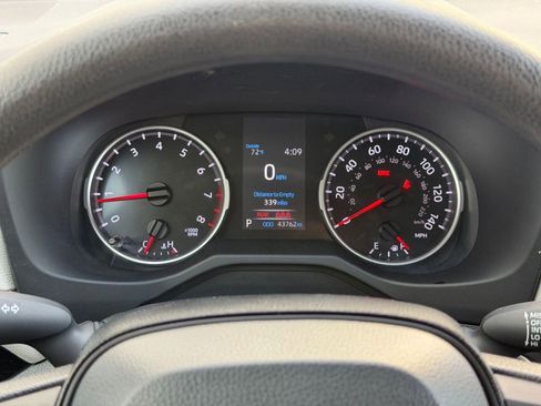 Used 2021 Toyota RAV4 XLE w/ Convenience Package image 20