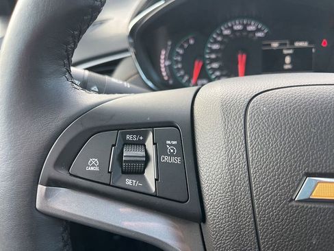 Used 2022 Chevrolet Trax LT w/ LT Convenience Package image 29