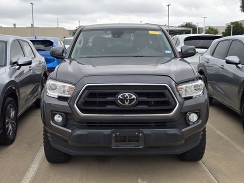 Used 2021 Toyota Tacoma SR5 RWD image 2