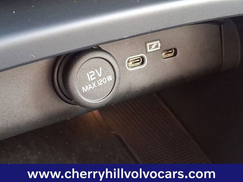 Certified 2025 Volvo XC40 B5 Core w/ Protection Package Premier image 23