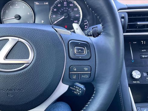 Used 2018 Lexus IS 300 AWD image 23