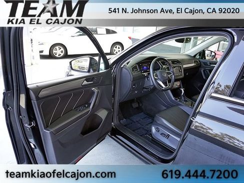Used 2023 Volkswagen Tiguan SE FWD image 38
