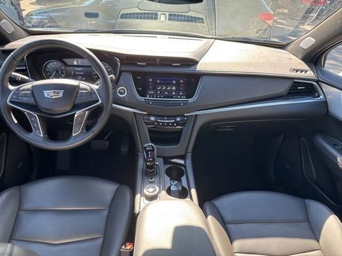 Used 2025 Cadillac XT5 Premium Luxury image 23