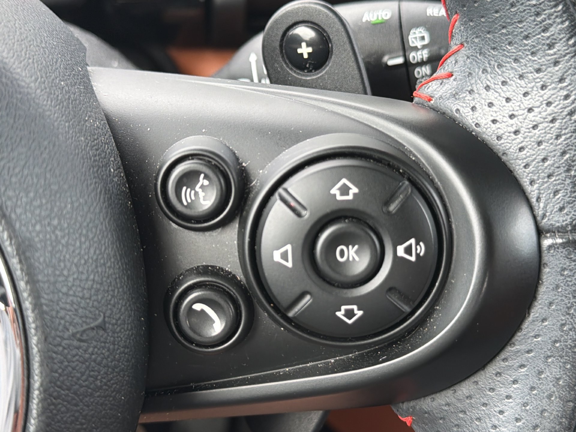 Used 2020 MINI Cooper S w/ Signature Upholstery Package FWD image 27