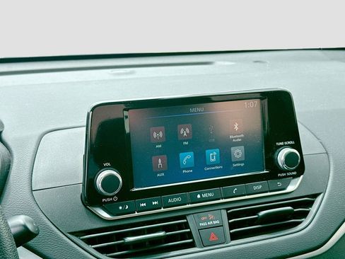 Used 2024 Nissan Altima 2.5 S FWD image 14