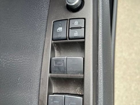 Used 2021 Toyota Camry XSE FWD image 16