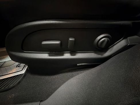 Used 2015 Chevrolet Traverse LT image 12