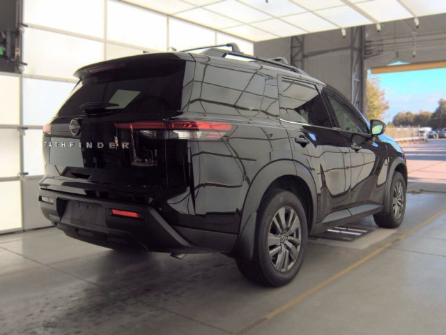 Certified 2025 Nissan Pathfinder SV FWD image 10