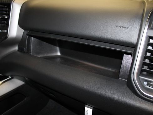 New 2026 RAM 1500 4x4 Crew Cab image 31