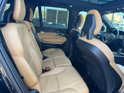 Used 2017 Volvo XC90 T6 Momentum w/ Vision Package image 20