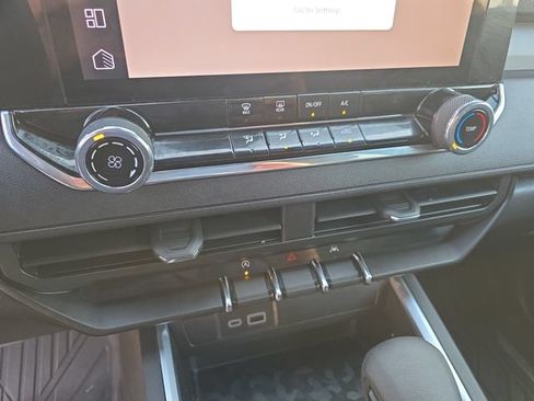 Certified 2024 Chevrolet Colorado Trail Boss w/ Technology Package AWD/4WD image 25