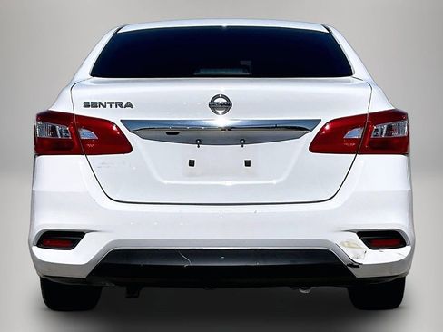 Used 2018 Nissan Sentra S image 6