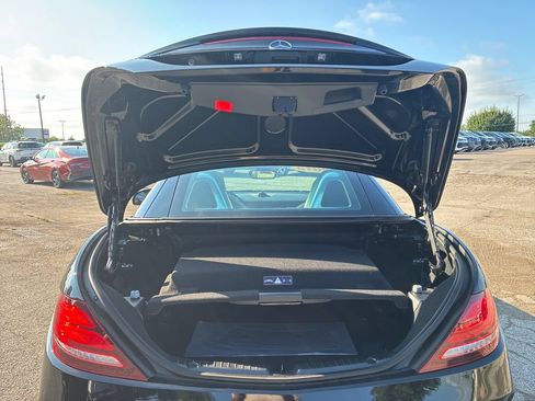 Used 2019 Mercedes-Benz SLC 300 image 18