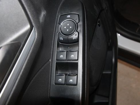 Used 2025 Ford Escape SE w/ PHEV Premium Package image 6