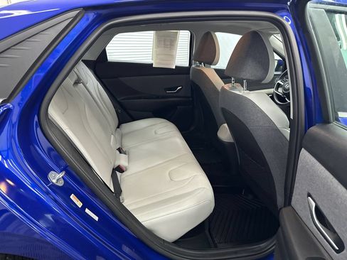 Used 2023 Hyundai Elantra Limited FWD image 17