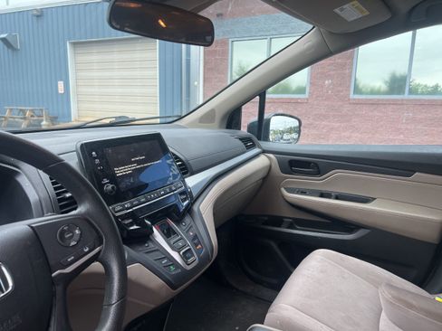 Used 2018 Honda Odyssey EX image 10