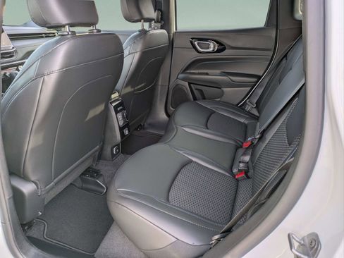 New 2026 Jeep Compass Latitude image 13