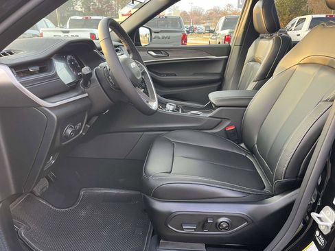 New 2025 Jeep Grand Cherokee Limited AWD/4WD image 5