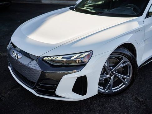 Used 2022 Audi e-tron GT Premium Plus image 2
