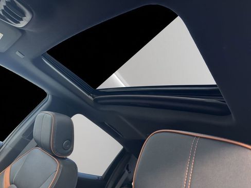 New 2026 GMC Canyon AT4 w/ Technology Plus Package image 17