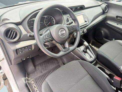 Used 2025 Nissan Kicks Play S FWD image 4