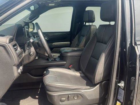 Used 2022 Chevrolet Suburban RST w/ Sport Performance Package AWD/4WD image 11
