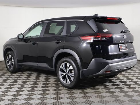 Used 2023 Nissan Rogue SV image 7