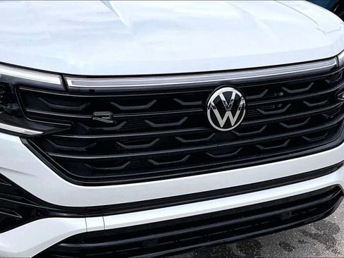 New 2026 Volkswagen Atlas Cross Sport SEL R-Line AWD/4WD image 11