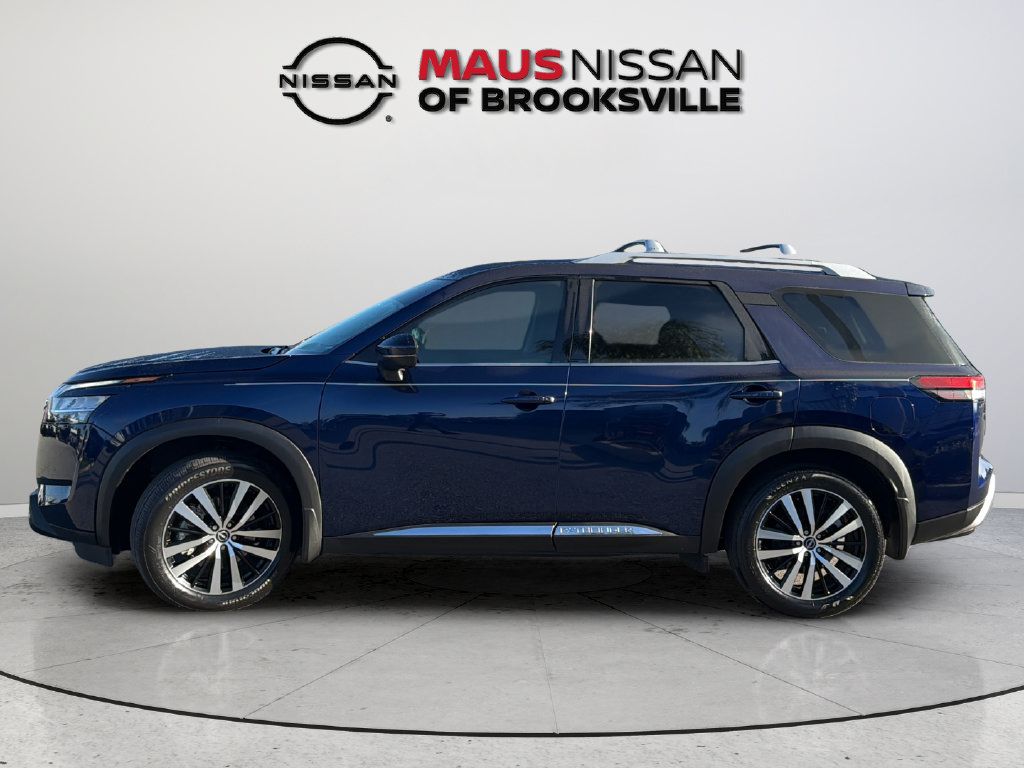 Used 2023 Nissan Pathfinder Platinum w/ Cargo Package AWD/4WD image 6