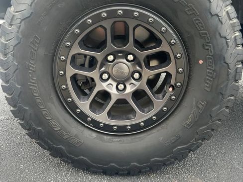 Used 2021 Jeep Wrangler Unlimited Rubicon AWD/4WD image 8