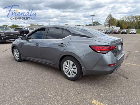 Used 2022 Nissan Sentra S FWD image 2