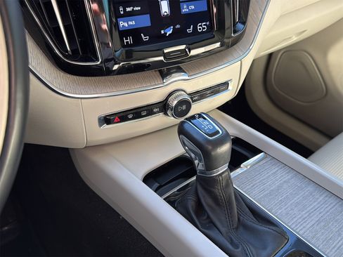 Used 2021 Volvo XC60 T5 Inscription w/ Advanced Package image 20