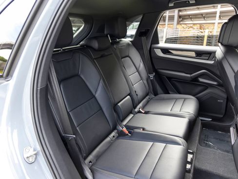 Certified 2026 Porsche Cayenne AWD/4WD image 58
