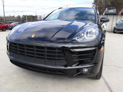 Used 2018 Porsche Macan image 32