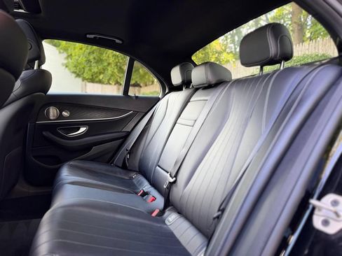 Used 2023 Mercedes-Benz E 350 4MATIC Sedan image 25