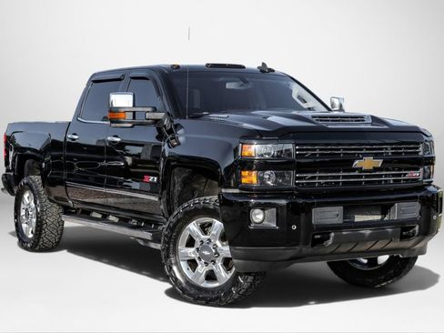 Used 2019 Chevrolet Silverado 2500 LTZ w/ Duramax Plus Package AWD/4WD image 4