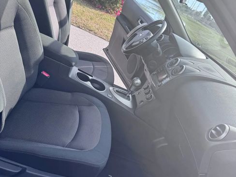 Used 2013 Nissan Rogue SV image 11