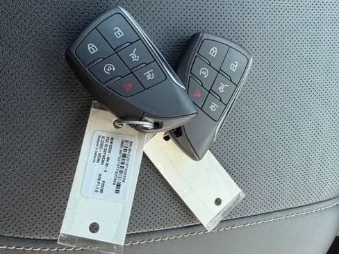 Used 2025 Chevrolet Suburban Premier AWD/4WD image 21