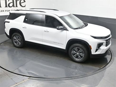 New 2026 Chevrolet Traverse LT w/ LPO, Floor Liner Package image 17