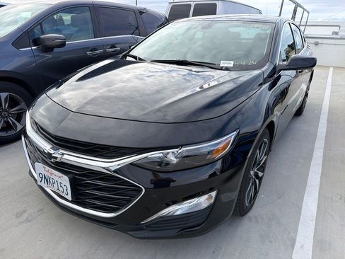 Used 2025 Chevrolet Malibu RS FWD image 2