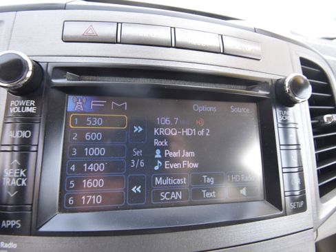 Used 2014 Toyota Venza XLE FWD image 12