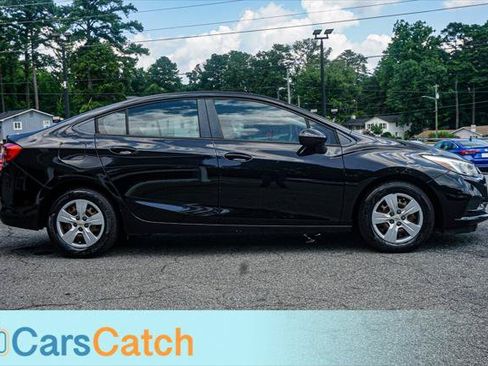 Used 2018 Chevrolet Cruze LS FWD image 9