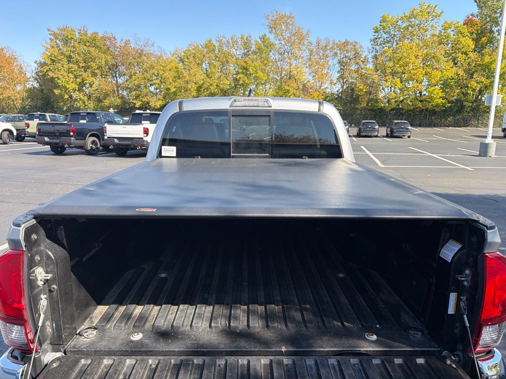 Used 2021 Toyota Tacoma SR5 AWD/4WD image 21