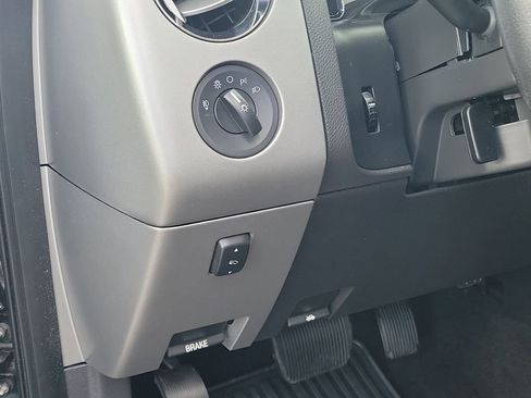 Used 2013 Ford Expedition Limited AWD/4WD image 24