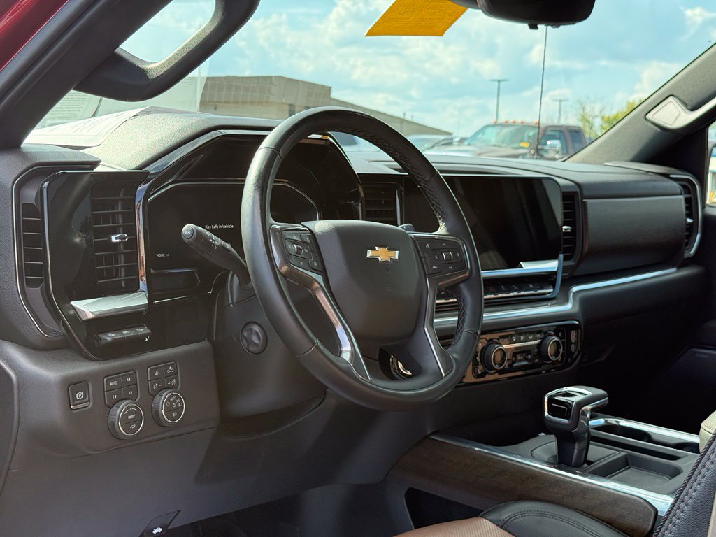 Used 2026 Chevrolet Silverado 1500 High Country w/ Technology Package AWD/4WD image 25