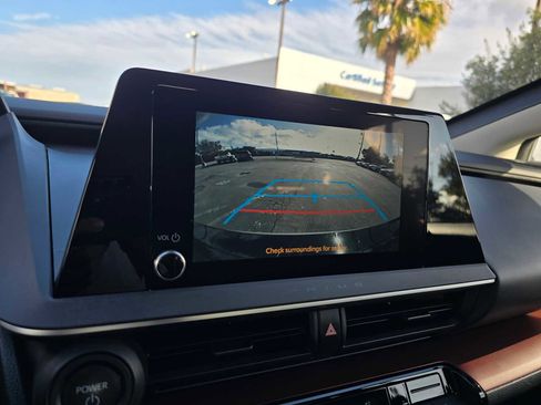 Used 2024 Toyota Prius Prime SE image 27