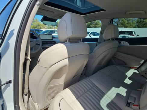 Certified 2026 Genesis G70 2.5T Prestige RWD image 15